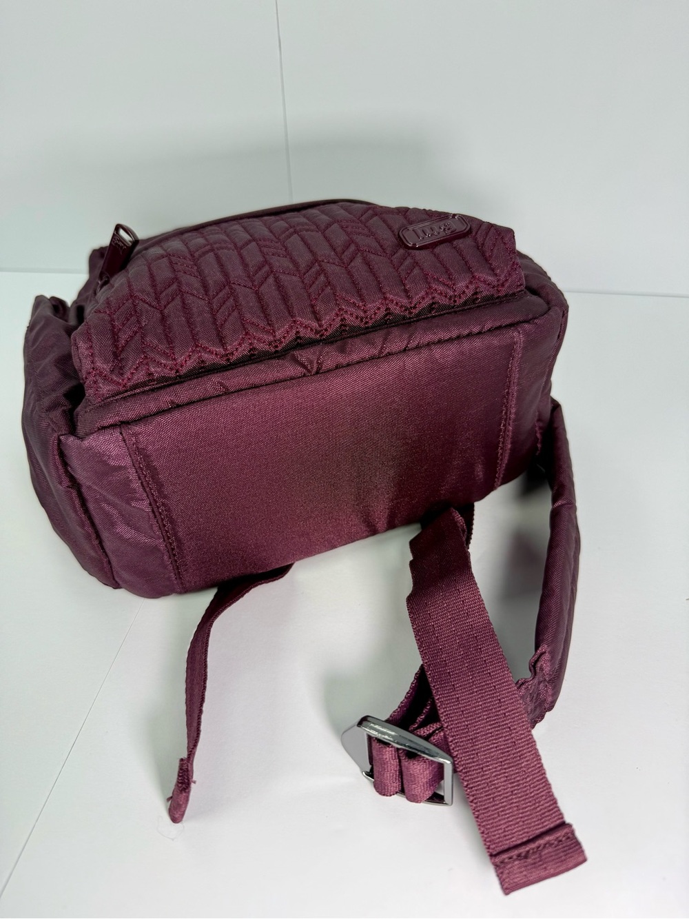 LUG Orbit Mini adjustable backpack Shimmer Wine Burgundy Purple - Picture 10 of 16